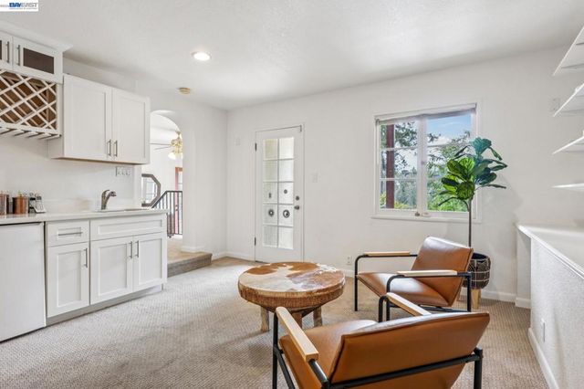 5765 Colton Blvd, Oakland, CA 94611