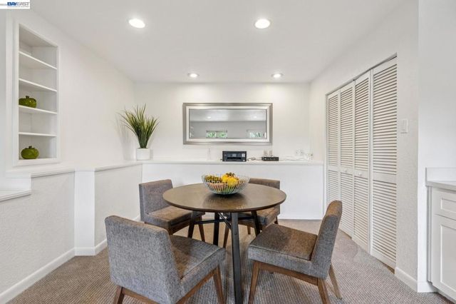 5765 Colton Blvd, Oakland, CA 94611