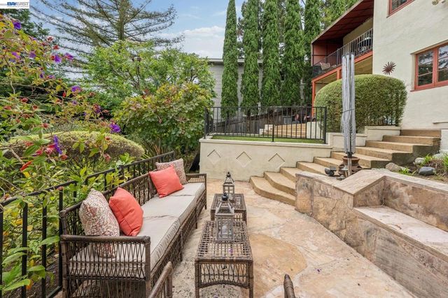 5765 Colton Blvd, Oakland, CA 94611