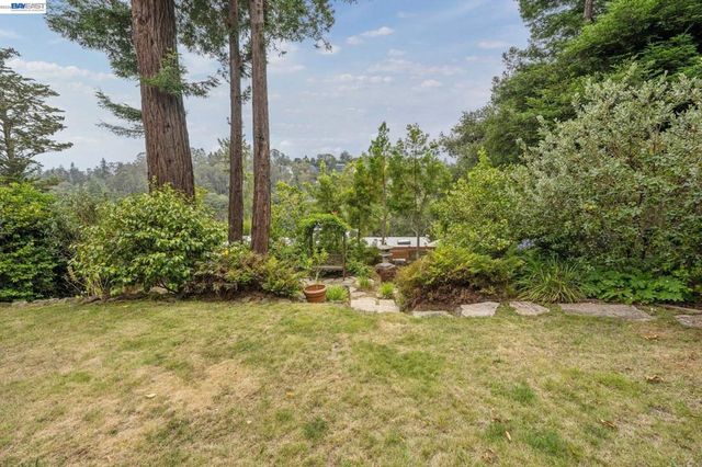 5765 Colton Blvd, Oakland, CA 94611