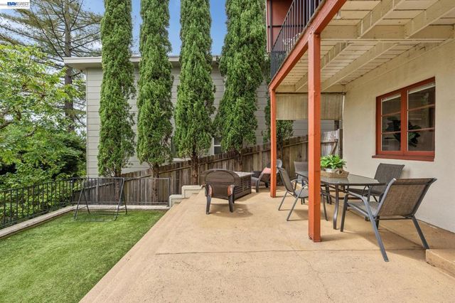 5765 Colton Blvd, Oakland, CA 94611