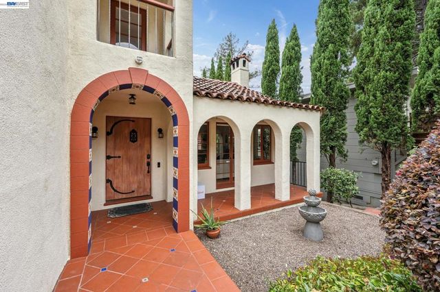 5765 Colton Blvd, Oakland, CA 94611