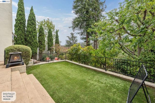5765 Colton Blvd, Oakland, CA 94611