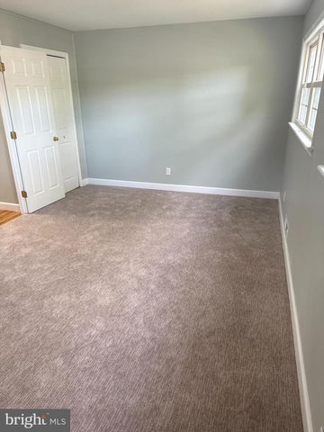 810 S HARMONY RD, Newark, DE 19713