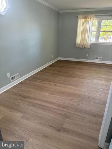 810 S HARMONY RD, Newark, DE 19713