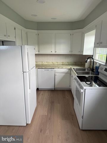 810 S HARMONY RD, Newark, DE 19713