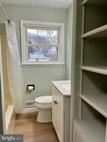 810 S HARMONY RD, Newark, DE 19713