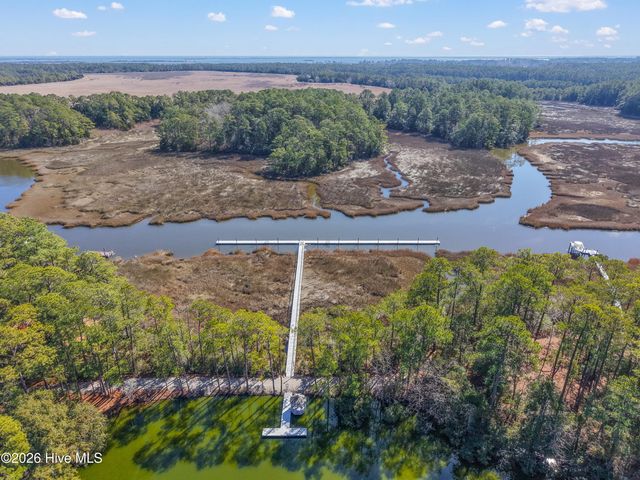 6509 Walden Pond Lane, Southport, NC 28461