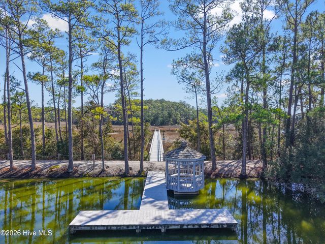 6509 Walden Pond Lane, Southport, NC 28461