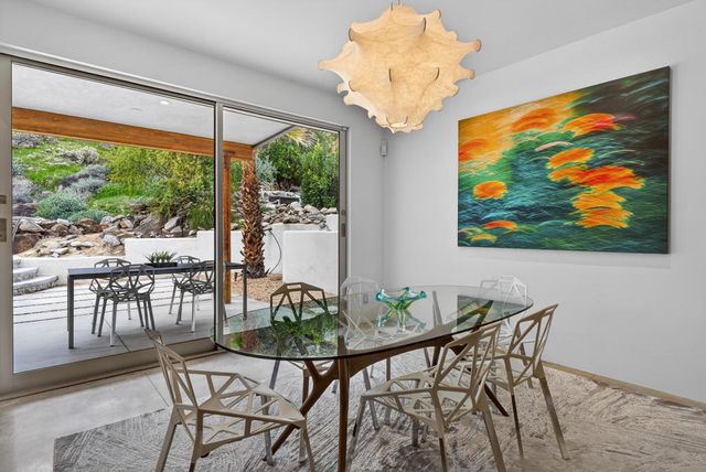 2111 S Camino Barranca, Palm Springs, CA 92264