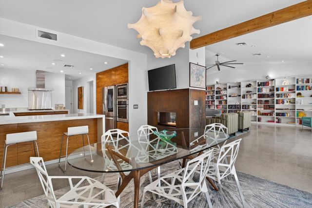 2111 S Camino Barranca, Palm Springs, CA 92264