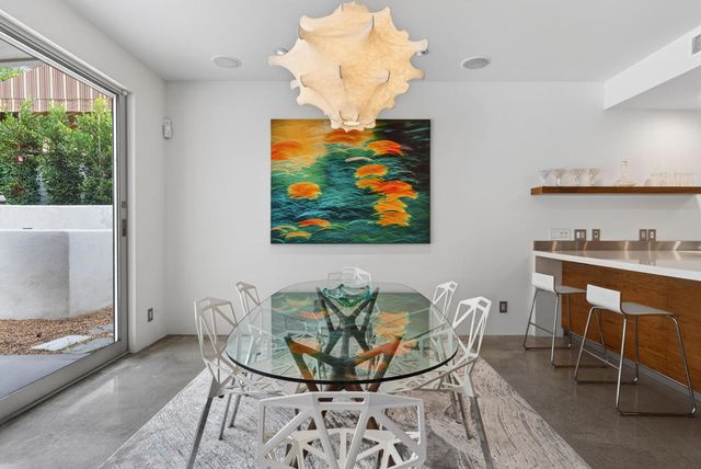 2111 S Camino Barranca, Palm Springs, CA 92264