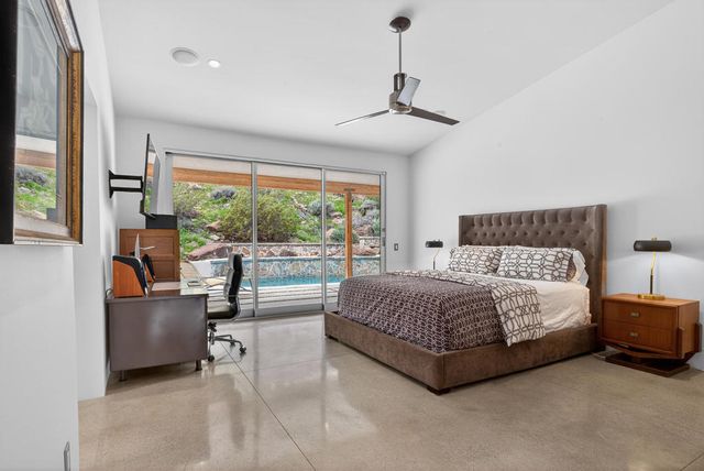 2111 S Camino Barranca, Palm Springs, CA 92264