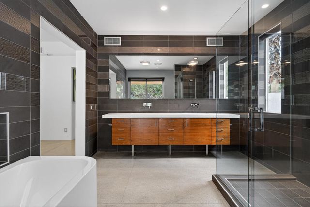 2111 S Camino Barranca, Palm Springs, CA 92264