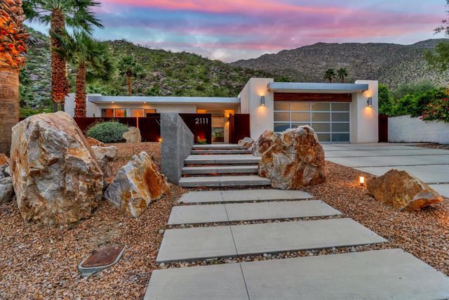 2111 S Camino Barranca, Palm Springs, CA 92264