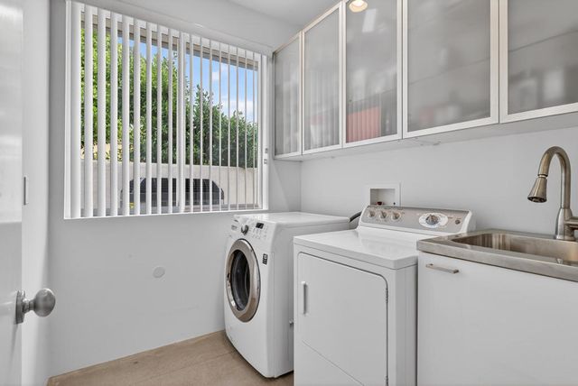 2111 S Camino Barranca, Palm Springs, CA 92264