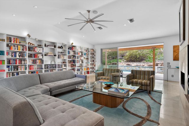 2111 S Camino Barranca, Palm Springs, CA 92264