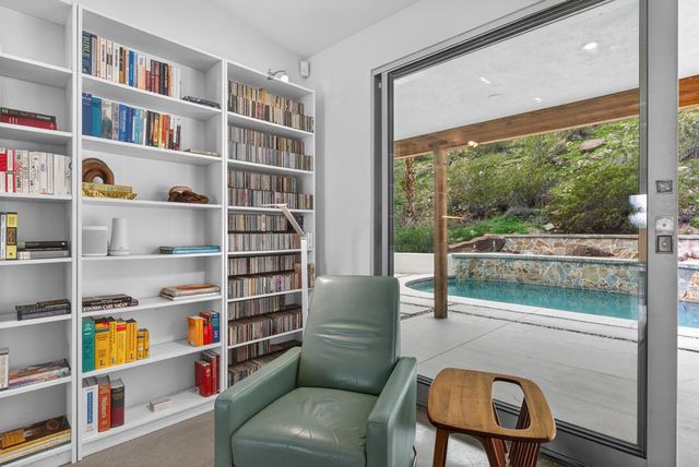 2111 S Camino Barranca, Palm Springs, CA 92264