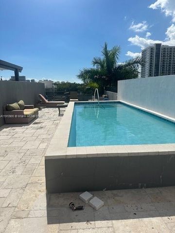 3089 SW 21st St 3089, Miami, FL 33145