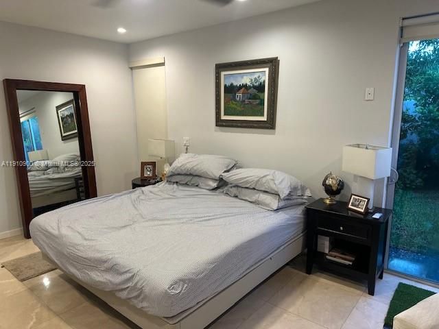 3089 SW 21st St 3089, Miami, FL 33145