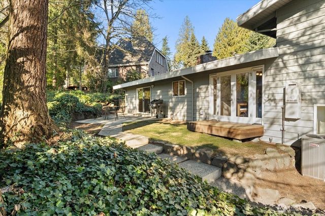 6177 92nd Avenue SE, Mercer Island, WA 98040