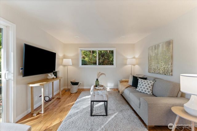 6177 92nd Avenue SE, Mercer Island, WA 98040