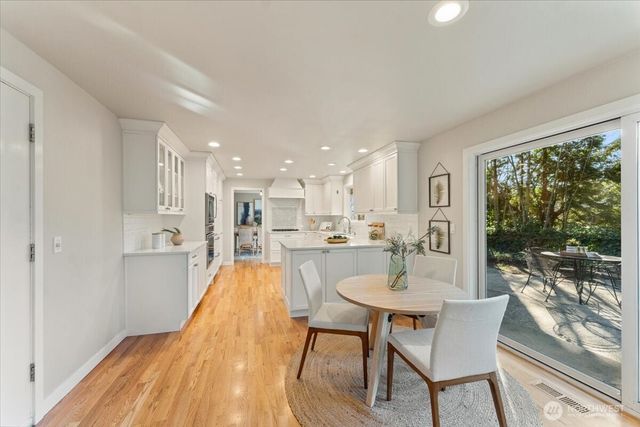 6177 92nd Avenue SE, Mercer Island, WA 98040