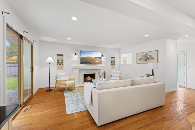 4704 W 70th Street, Edina, MN 55435