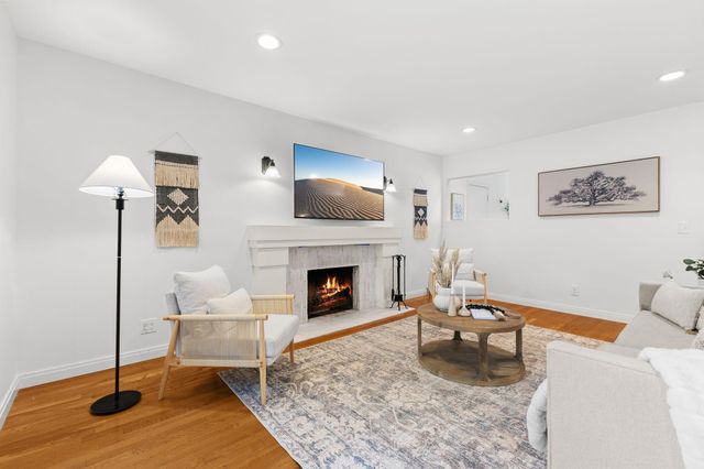 4704 W 70th Street, Edina, MN 55435
