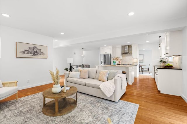 4704 W 70th Street, Edina, MN 55435