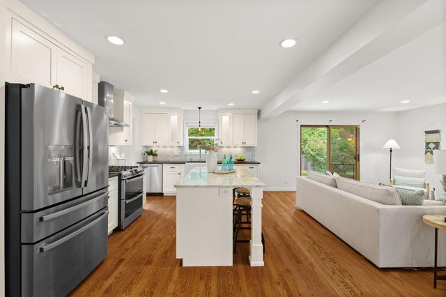 4704 W 70th Street, Edina, MN 55435