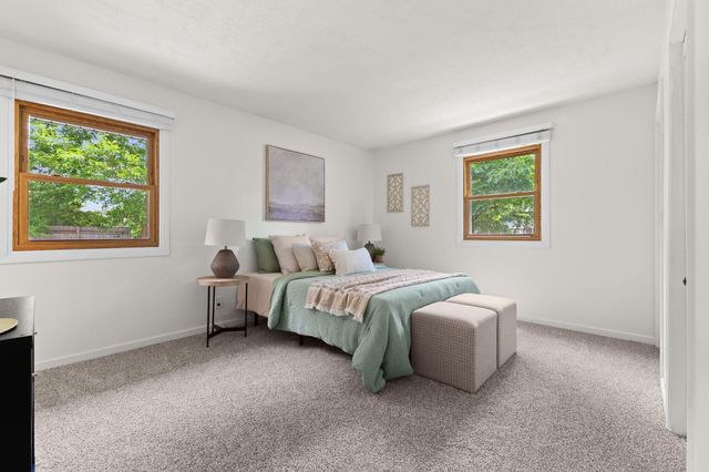 4704 W 70th Street, Edina, MN 55435