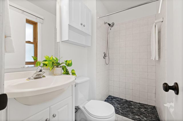 4704 W 70th Street, Edina, MN 55435