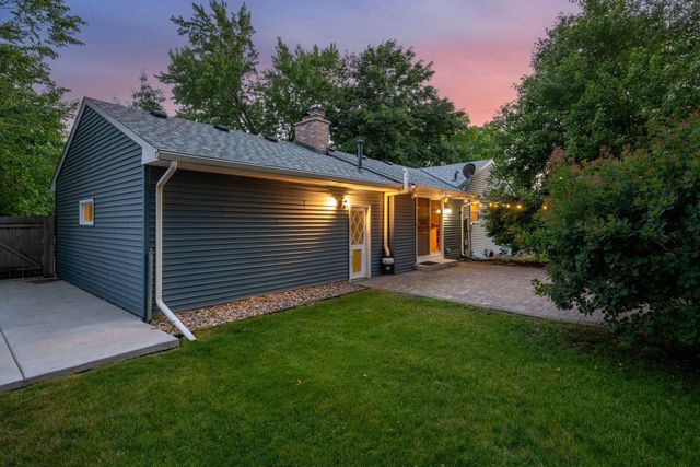 4704 W 70th Street, Edina, MN 55435