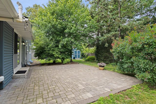 4704 W 70th Street, Edina, MN 55435