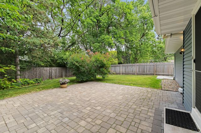 4704 W 70th Street, Edina, MN 55435