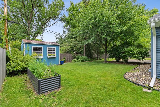 4704 W 70th Street, Edina, MN 55435