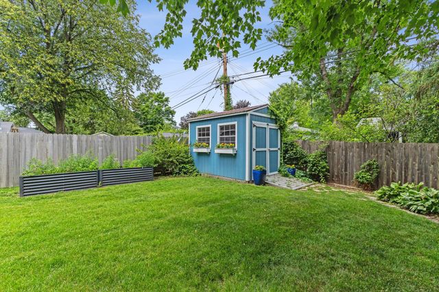 4704 W 70th Street, Edina, MN 55435