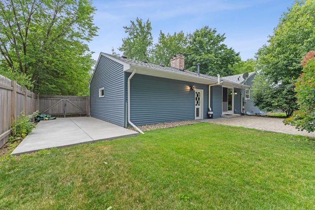 4704 W 70th Street, Edina, MN 55435