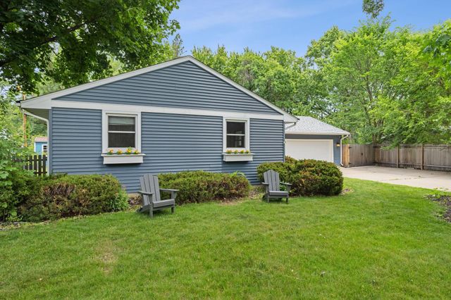 4704 W 70th Street, Edina, MN 55435