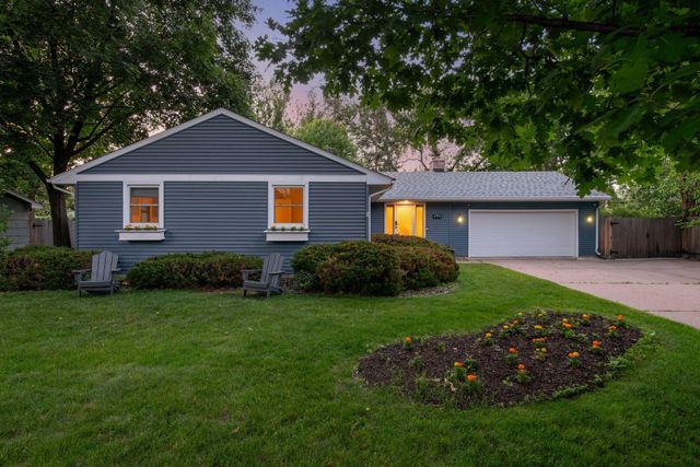 4704 W 70th Street, Edina, MN 55435