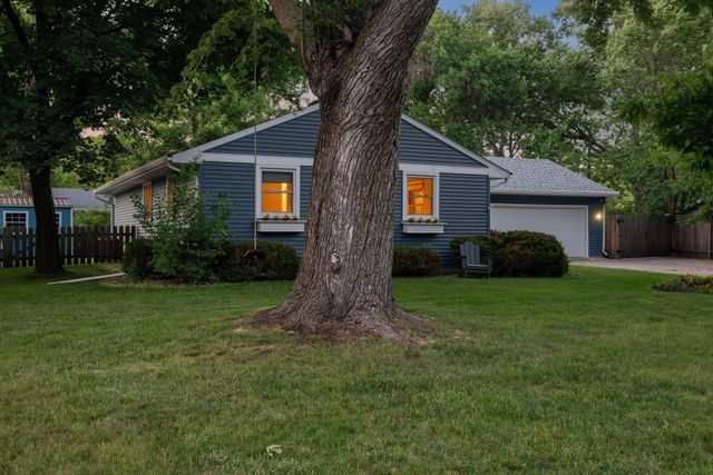 4704 W 70th Street, Edina, MN 55435