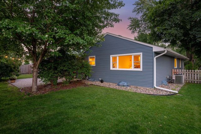 4704 W 70th Street, Edina, MN 55435