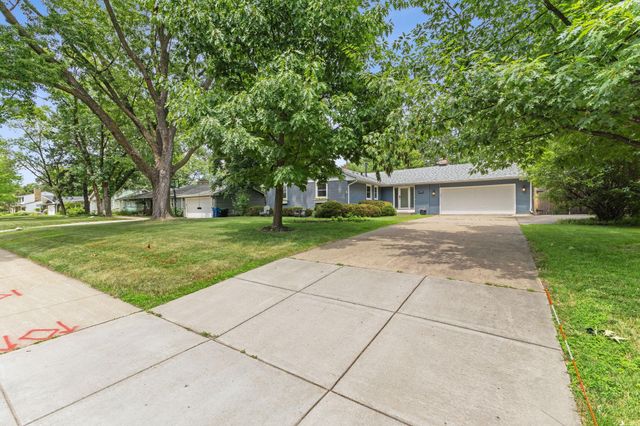 4704 W 70th Street, Edina, MN 55435