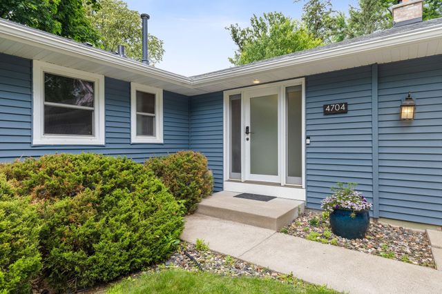 4704 W 70th Street, Edina, MN 55435