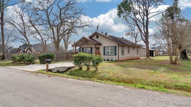 8214 Peekskill Lane, Houston, TX 77075