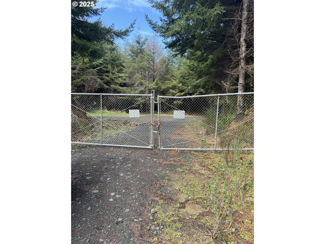 5 HILLTOP Dr 1403, Lakeside, OR 97449