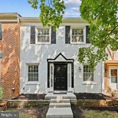 14878 LAMBETH SQ, Centreville, VA 20120