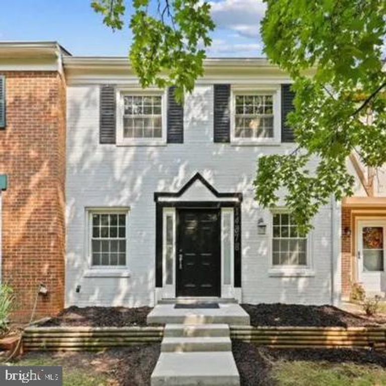 14878 LAMBETH SQ, Centreville, VA 20120