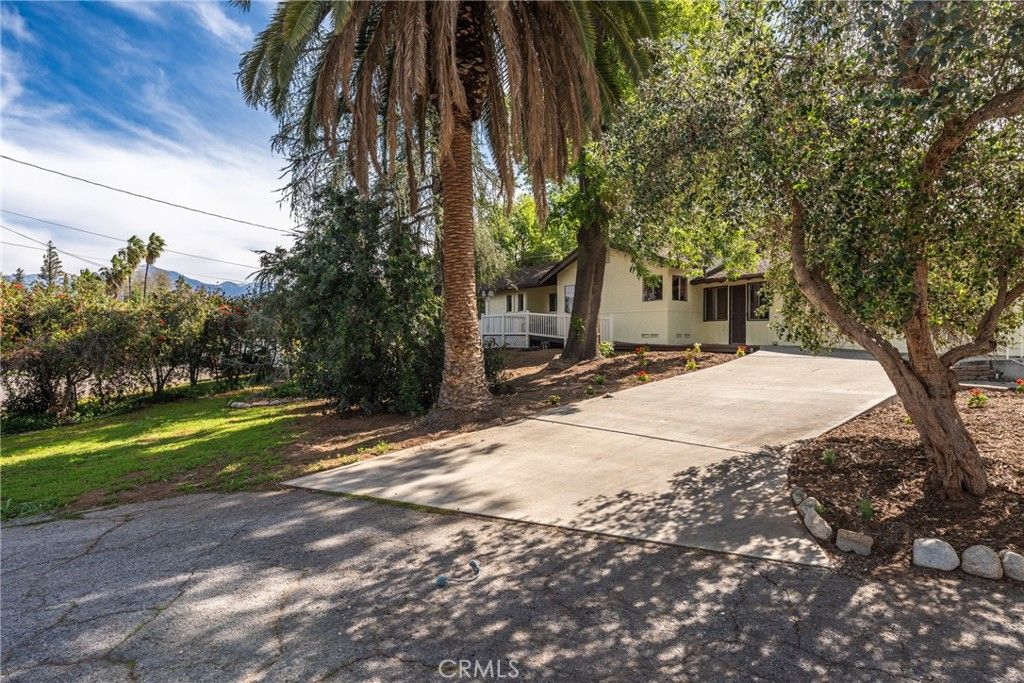 Image 10 of property listing at 120 Franklin Avenue, Redlands, CA 92373